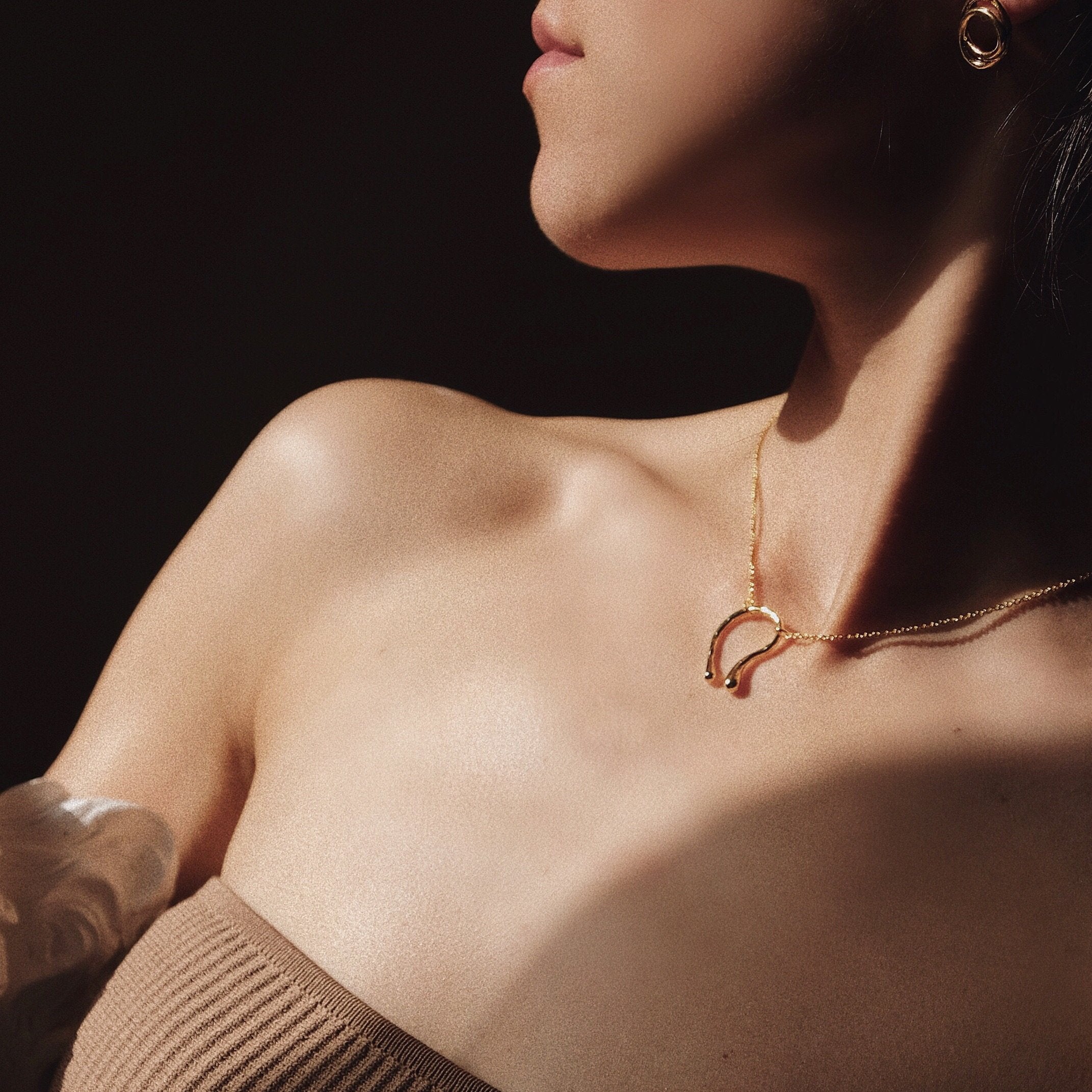 Chia Necklace - Solid Gold